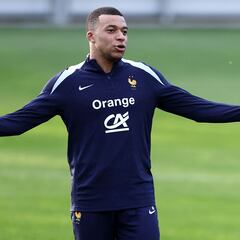 Barcelona president Joan Laporta “doesn’t envy” Real Madrid over Kylian Mbappé signing: “He’ll upset the dressing room”