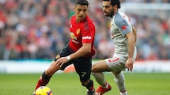 Alexis y el United no pudieron con el Liverpool