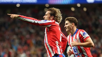 Soccer Football - Champions League - Atletico Madrid v RB Leipzig - Civitas Metropolitano, Madrid, Spain - September 19, 2024 Atletico Madrid's Antoine Griezmann celebrates scoring their first goal with Julian Alvarez REUTERS/Violeta Santos Moura