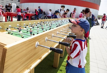 El Atleti celebra el Día del Niño en el Metropolitano