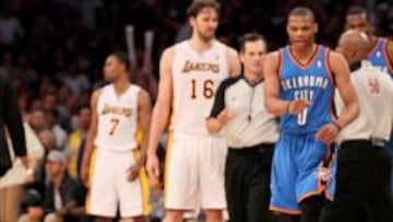 <b>CONMOCIÓN. </b>James Harden, KO sobre el piso del Staples Center. El sexto hombre de los Thunder, conmocionado, no volvería a jugar.