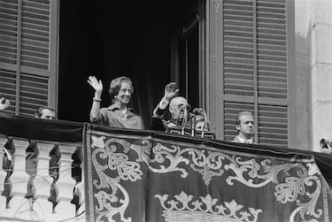 El 1 de octubre de 1975, fue la última aparición con vida del dictador Franco. Fue en la Plaza de Oriente de Madrid como muestra de apoyo al gobierno de Arias Navarro por las críticas recibidas desde gobiernos extranjeros por los últimos fusilamientos del régimen. En el balcón estuvo acompañado por la reina Sofía y el rey Juan Carlos I. 