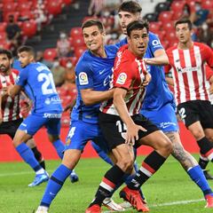 Vivian, el mejor central de la Liga en este arranque