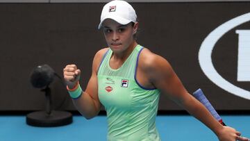 Ashleigh Barty celebra un punto durante su partido ante Elena Rybakina en el Open de Australia 2020.