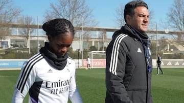 Linda Caicedo y Alberto Toril, en un entrenamiento del Real Madrid.