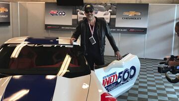 Negan va armado con 'Lucille' al volante del 'Pace Car' en Indy