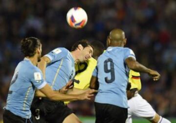 Uruguay y Colombia en partido de ida y vuelta en el Centenario