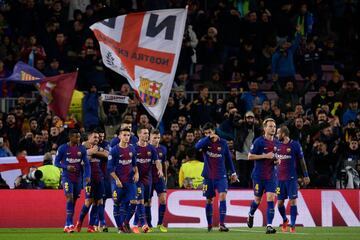 1-0. Paco Alcácer celebró el primer gol.