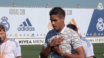 El mensaje de Varane a la plantilla: les comenta cuál es la mejor forma de salir del Madrid