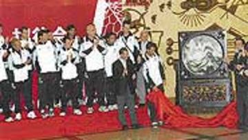 Los jugadores visitaron al Gobernador de la provincia de Yunnan.