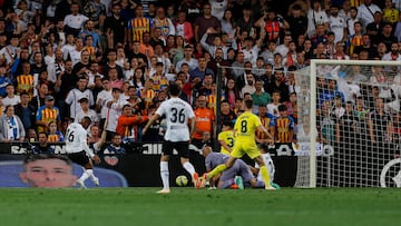 Acción del gol de Lino.