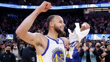 Stephen Curry reacts after first-ever NBA buzzer-beater