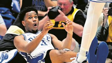 Cada acción en un partido de baloncesto universitario en Estados Unidos puede ser clave. Por eso, Jeremy Roch, escolta de los Duke Blue Devils, puso esa atónita mirada cuando le sancionaron con una falta en el segundo tiempo del duelo ante Wake Forest Demon Deacons. Aunque, al final, no fue grave: su equipo ganó 75-73.