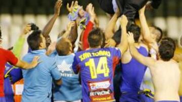 <b>RECUERDO. </b>El Levante se salvó sufriendo de lo lindo en la penúltima jornada en Mestalla.