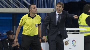 Lopetegui reclamando.