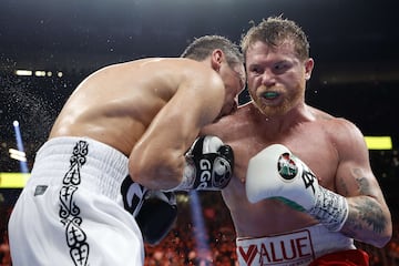 El boxeador mexicano, Canelo Álvarez, se llevó la victoria por decisión unánime después de arrollar a Gennady Golovkin durante todo el encuentro.