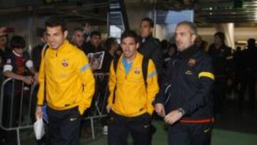 EL BARCELONA DURMIÓ EN BILBAO. Al jugarse a las seis de la tarde, el Barça modificó sus hábitos y viajó ayer para pernoctar en Bilbao. Cesc y Messi, en la imagen, a su llegada.