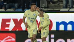 Jonathan 'Cabecita' Rodríguez festeja un gol con el América en contra del Pachuca.