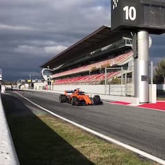 McLaren se adelanta al resto y rueda en seco en Montmeló