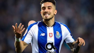 El PSG acelera por Alex Telles como competencia a Bernat