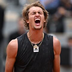 Zverev salva un punto de partido para hacer un ‘Tsitsipas’