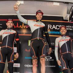 Ferreira se estrena y afianza su liderato; Woodroof se desinfla