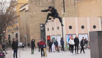 Javier Su&aacute;rez en el Gap del Macba como ender de su welcome edit con el team Vans Espa&ntilde;a de skate. 