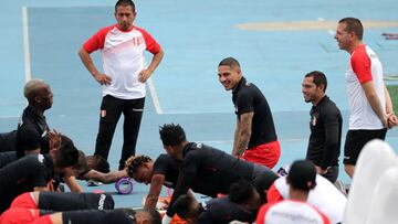 Soccer Football - Copa America - Peru Training - Nilton Santos Stadium, Rio de Janeiro, Brazil - June 17, 2019 Peru's Paolo Guerrero and team mates during training REUTERS/Sergio Moraes