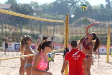 Entrenamiento de seleccionadas chilenas de Bech Volley, Pilar Mardones y Francisca Rivas en el parque deportivo Peñalolén.