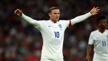 Rooney celebra eln gol con el que Inglaterra le gan&oacute; a Noruega.