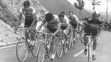 Luis Oca&ntilde;a, con el maillot del Bic, durante una etapa de la Vuelta a Espa&ntilde;a.