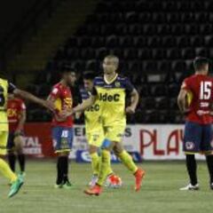 U. de Concepción aprovechó los regalos y venció a U. Española