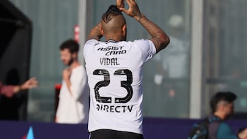 Futbol, Colo Colo vs Racing.
Partido amistoso, Choque de Campeones
El jugador de Colo Colo Arturo Vidal es fotografiado durante el partido amistoso contra Racing disputado en el estadio Monumental de Santiago, Chile.
18/01/2025
Dragomir Yankovic/Photosport
Football, Colo Colo vs Racing
Friendly match, Choque de Campeones
Colo ColoÕs playerArturo Vidal is pictured during friendly match against Racing held at the Monumental stadium in Santiago, Chile.
18/01/2025
Dragomir Yankovic/Photosport