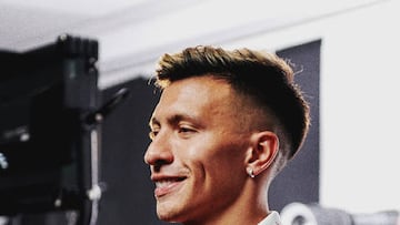 MANCHESTER, ENGLAND - JULY 26: (EXCLUSIVE COVERAGE) Lisandro Martinez of Manchester United poses after signing for the club at Carrington Training Ground on July 26, 2022 in Manchester, England. (Photo by Manchester United/Manchester United via Getty Images)