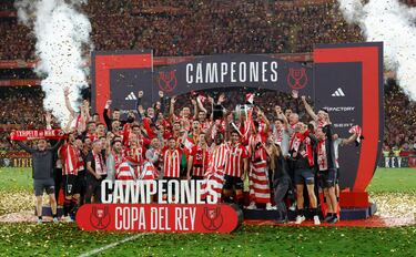 El Athletic ganó la Copa del Rey tras ganar en la tanda de penaltis al Mallorca. Cuarenta años después, los leones levantan su Copa número 24.