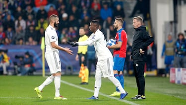 Con la misma edad que el histórico portero madridista, el brasileño debutó en Champions con el Real Madrid en noviembre de 2018 ante el Viktoria Plzen.