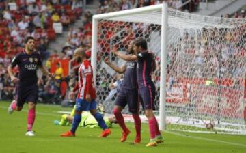 Rafinha marca el segundo para el Barcelona.