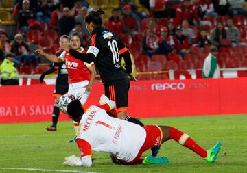 Partidazo en El Campín entre Santa Fe y América de Cali, por las semifinales del fútbol femenino.