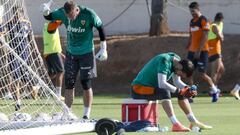 21/08/20
 VALENCIA CF
 CIUDAD DEPORTIVA
 PRETEMPORADA
 ENTRENAMIENTO
 CILLESSEN
 JAUME
 
 
 
 
 
 
 
 
 
 
 
 
 
 
 
 
 
 
 
 
 
 
 
 
 