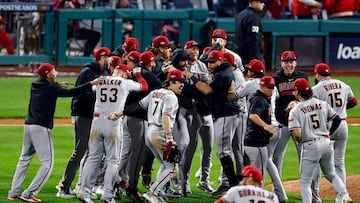 PHILADELPHIA, PENNSYLVANIA - OCTOBER 24: Corbin Carroll #7 of the Arizona Diamondbacks (center) celebrates with teammates after beating the Philadelphia Phillies 4-2 in Game Seven of the Championship Series at Citizens Bank Park on October 24, 2023 in Philadelphia, Pennsylvania.   Rich Schultz/Getty Images/AFP (Photo by Rich Schultz / GETTY IMAGES NORTH AMERICA / Getty Images via AFP)