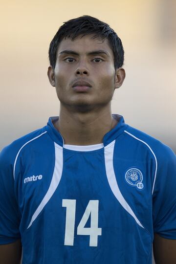 Al enfrentar a Curazao en su debut dentro de la edición 2019, el mediocampista se convirtió en el primer salvadoreño en la historia en disputar cinco ediciones de la Copa Oro.