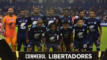 EcuadorxB4s Emelec players pose before their Copa Libertadores football match at George Capwell stadium in Guayaquil, Ecuador on May 23, 2018. / AFP PHOTO / RODRIGO BUENDIA