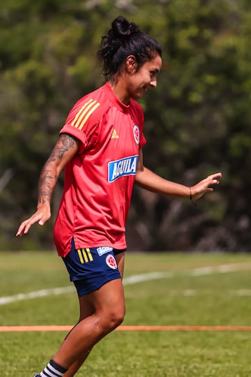 La Selección Colombia Femenina dejó atrás la celebración por clasificar al Mundial y los Juegos Olímpicos y se enfoca en la final de la Copa América ante Brasil este sábado en el Alfonso López de Bucaramanga.