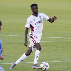 El Oviedo resiste con nueve futbolistas en el Belmonte