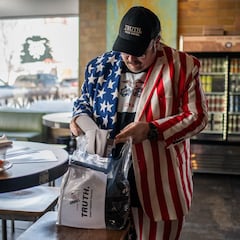 Who is still in the Republican Party presidential race? What candidates are left after the Iowa Caucus?