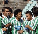El Betis gana al Huesca y roza el título de Segunda
