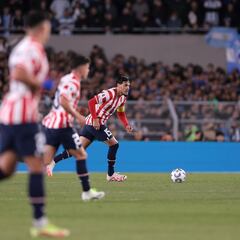 Luis Díaz ante Gustavo Gómez, el mejor central de América