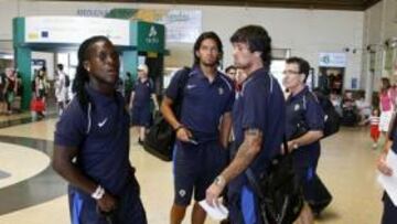 <b>EN TREN. </b>La plantilla del Hércules viajó ayer por la tarde a Barcelona por tierra; llegaron a primera hora de la noche a Barcelona, donde hoy jugarán en el Camp Nou.