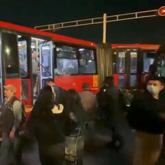 Vídeo: Choca Metrobús en Reforma y Avenida Hidalgo, hay 20 heridos