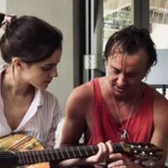 Emma Watson y Tom Felton se reunieron para tocar la guitarra